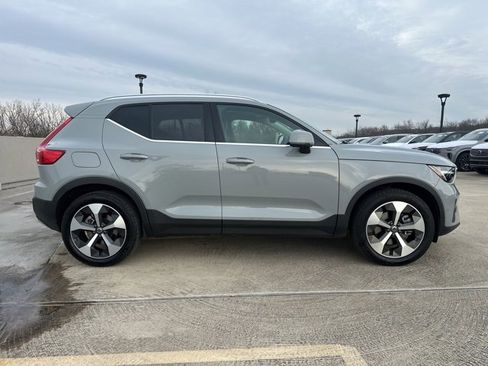 Certified 2025 Volvo XC40 B5 Plus image 10