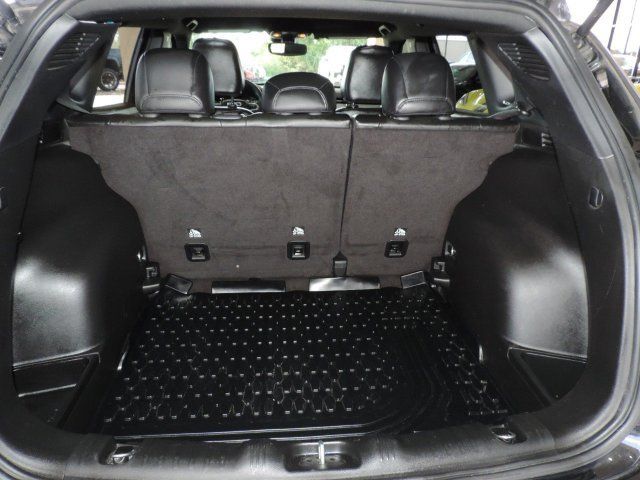 Used 2023 Jeep Compass Latitude AWD/4WD image 21