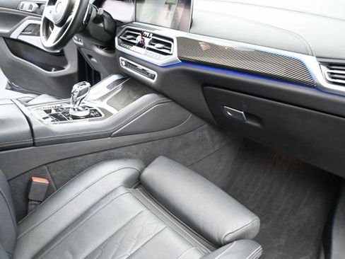 Used 2021 BMW X6 M50i w/ Executive Package image 21