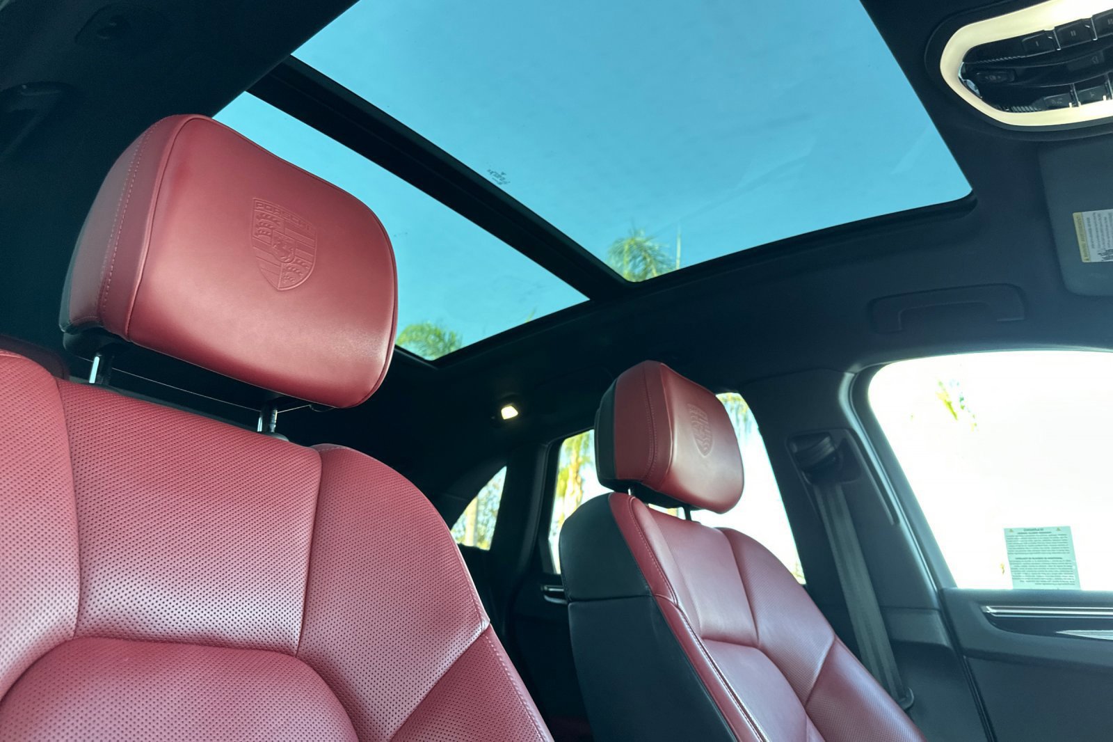 Used 2024 Porsche Macan AWD/4WD image 18