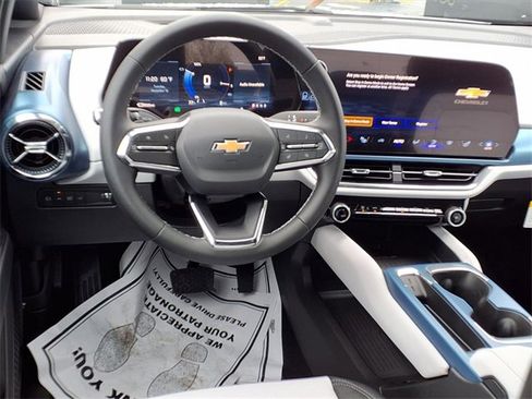 New 2026 Chevrolet Equinox EV LT image 6