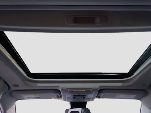 Used 2023 Toyota RAV4 XLE Premium image 15