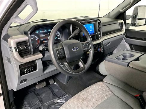 Used 2024 Ford F250 XLT image 13
