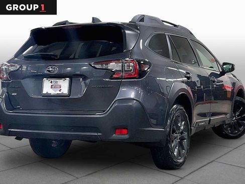 Used 2025 Subaru Outback Onyx Edition AWD/4WD image 13