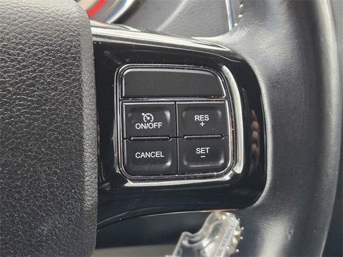 Used 2017 Dodge Grand Caravan SXT image 18