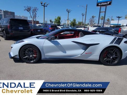 Used 2023 Chevrolet Corvette Z06 w/ Z07 Performance Package image 9