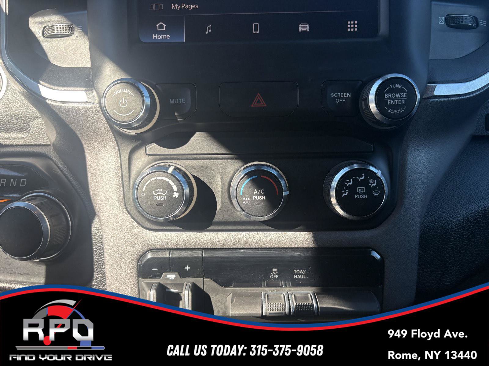 Used 2024 RAM 2500 Big Horn w/ Bed Utility Group AWD/4WD image 18