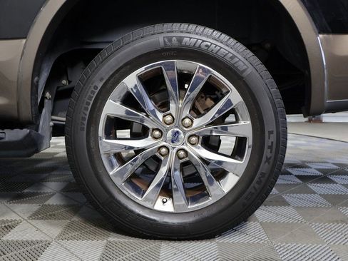 Used 2016 Ford F150 Lariat w/ Equipment Group 502A Luxury image 16