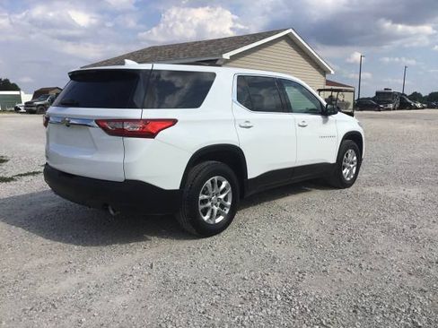 Used 2021 Chevrolet Traverse LS FWD image 3