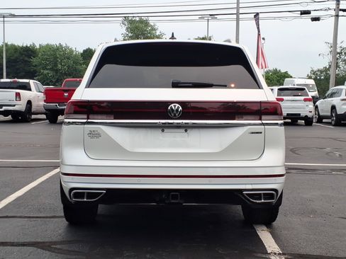 Used 2024 Volkswagen Atlas SEL Premium R-Line AWD/4WD image 4