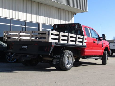 Used 2022 Ford F350 XLT image 3