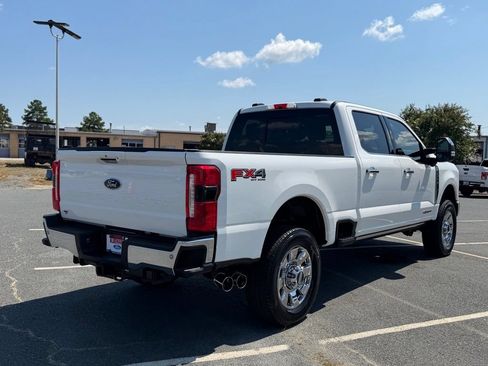 Used 2024 Ford F250 Lariat w/ Lariat Ultimate Package AWD/4WD image 3