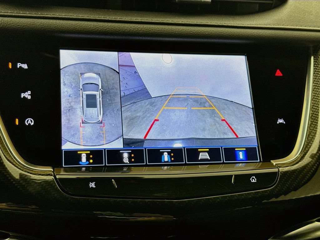 Used 2023 Cadillac XT6 Sport w/ Technology Package AWD/4WD image 15