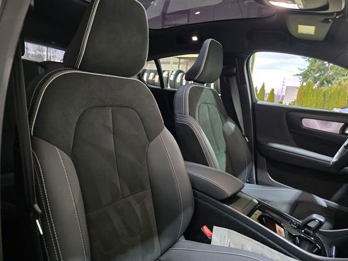 Used 2023 Volvo C40 P8 Recharge Plus w/ Climate Package image 32