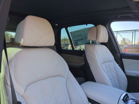 Used 2026 BMW X5 xDrive40i w/ Executive Package AWD/4WD image 33