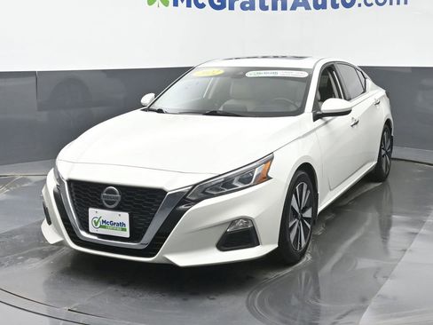 Used 2022 Nissan Altima 2.5 SV w/ SV Premium Package image 19