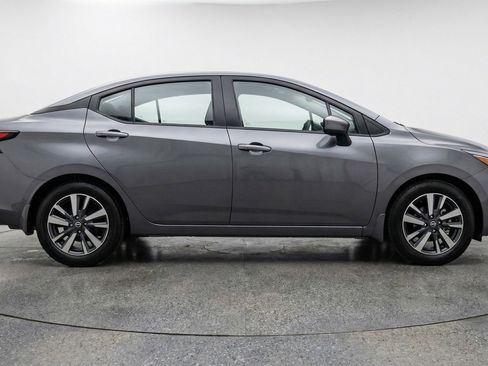 Used 2025 Nissan Versa SV image 11