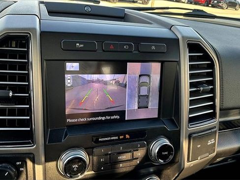 Used 2019 Ford F150 Platinum w/ Equipment Group 701A Luxury image 23