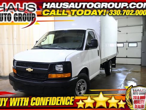 Used 2017 Chevrolet Express 3500 image 1