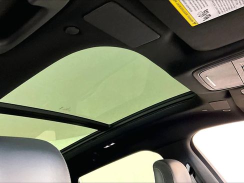 Used 2024 Lincoln Nautilus Reserve w/ Equipment Group 203A image 12