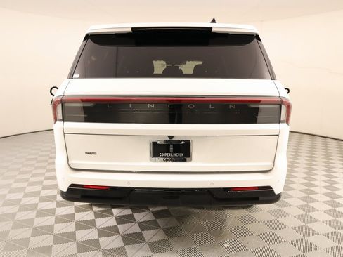 New 2025 Lincoln Navigator L Reserve w/ Jet Appearance Package image 23