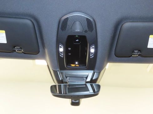 Certified 2024 Porsche Cayenne AWD/4WD image 30