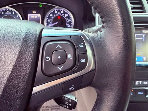Used 2016 Toyota Camry XLE image 18