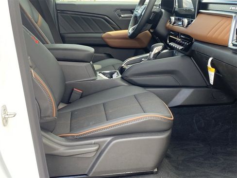 New 2025 GMC Canyon AT4 image 33