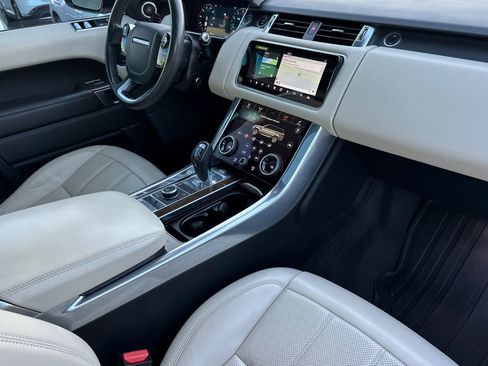 Used 2019 Land Rover Range Rover Sport HSE image 17