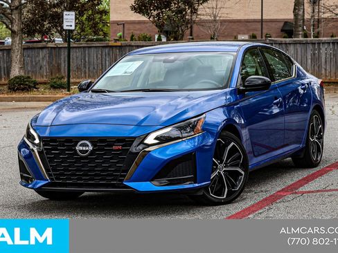 Used 2025 Nissan Altima 2.5 SR image 1