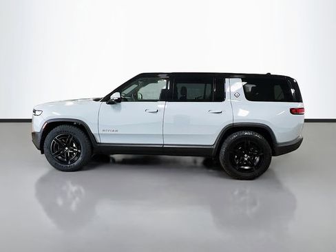 Used 2025 Rivian R1S Adventure image 4