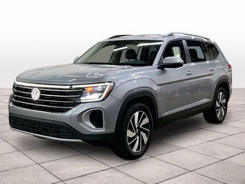 Used 2024 Volkswagen Atlas SE AWD/4WD image 1