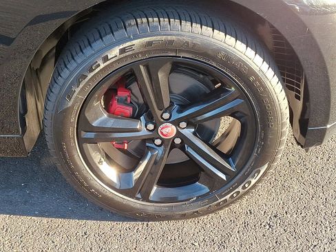 Used 2018 Jaguar F-PACE S image 8