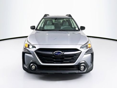 Used 2025 Subaru Outback Premium image 2