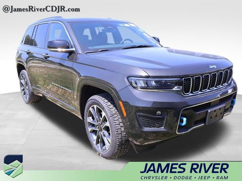 Used 2023 Jeep Grand Cherokee Overland AWD/4WD image 6