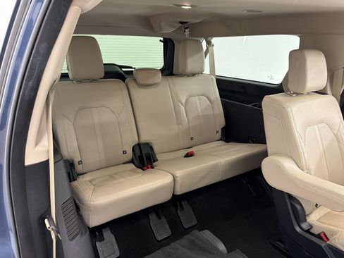 Used 2022 Ford Expedition Max Platinum RWD image 34