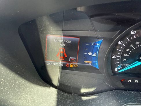 Used 2020 Ford Fusion SE FWD image 7