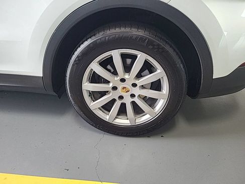 Used 2019 Porsche Cayenne AWD/4WD image 8