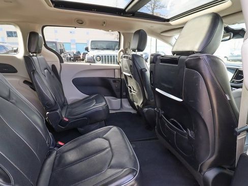 Used 2020 Chrysler Pacifica Limited w/ Tire & Wheel Group image 58
