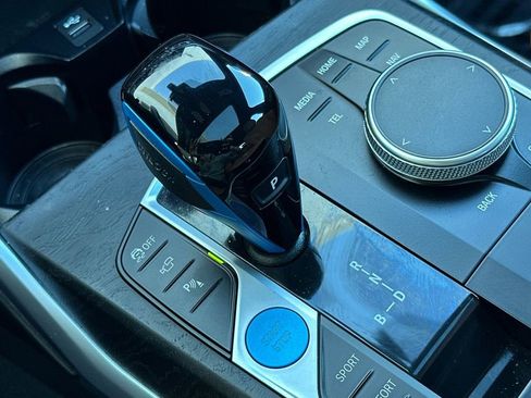 Used 2022 BMW i4 eDrive40 image 24