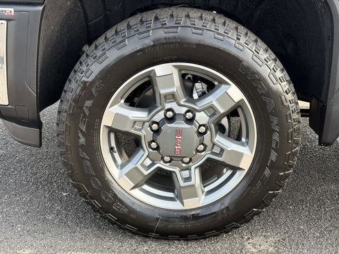 New 2026 GMC Sierra 2500 SLT w/ SLT Premium Package image 10