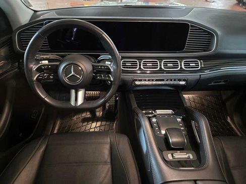 Used 2024 Mercedes-Benz GLS 580 4MATIC image 19