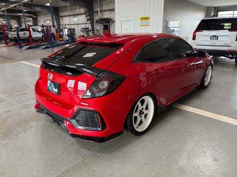 Used 2017 Honda Civic Sport Touring image 7