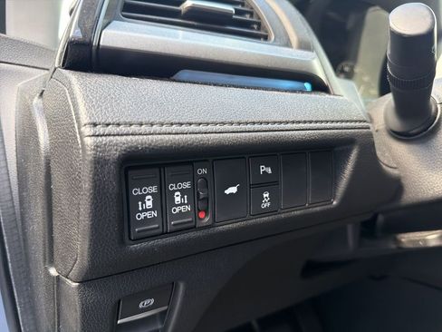 Certified 2025 Honda Odyssey Touring image 18