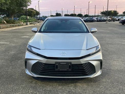 Used 2025 Toyota Camry LE w/ Convenience Package FWD image 2