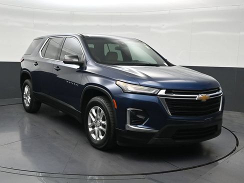 Used 2023 Chevrolet Traverse LS FWD image 8