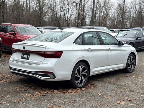 New 2026 Volkswagen Jetta SEL image 2