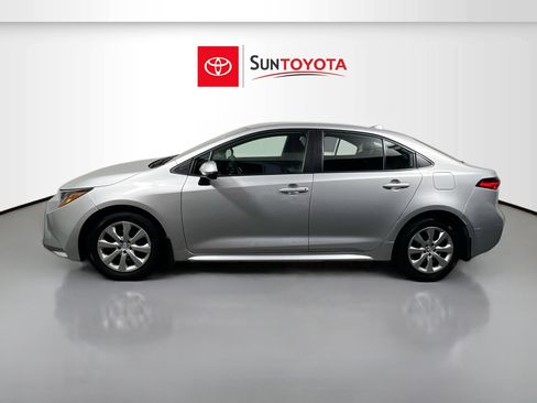 Used 2025 Toyota Corolla LE FWD image 7