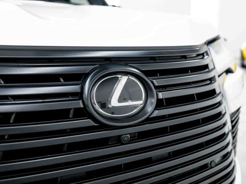 Used 2024 Lexus LX 600 4WD w/ Appearance Package image 13