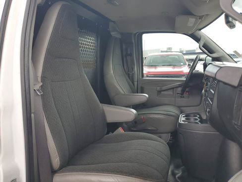 Used 2023 GMC Savana 2500 w/ Driver Convenience Package image 17